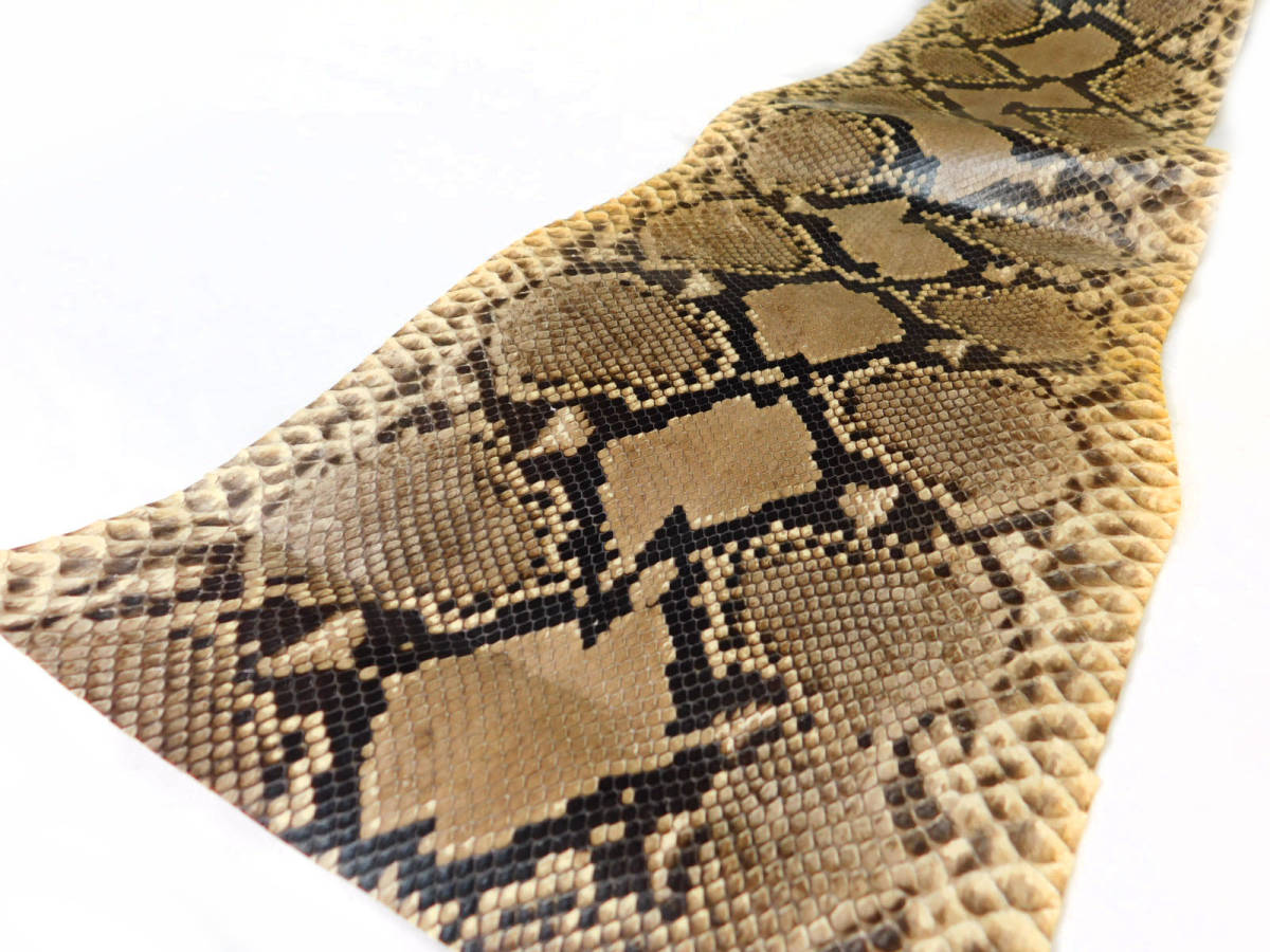 【セール，安い】 ヘビ革 ダイヤモンドパイソン ナチュラル 柄 幅12 22cm 長さ147cm 0.6mm厚(材料)｜売買されたオークション情報、yahooの商品情報をアーカイブ公開 - オークファン 材料