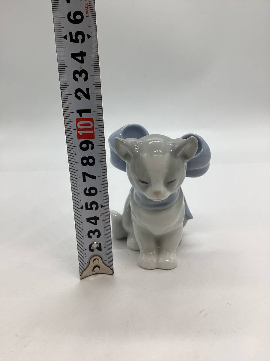 LLADRO 犬と猫の陶器置物 リボン付き LLADRO 犬と猫の陶器置物 リボン付き LLADRO 犬と猫の陶器置物 リボン