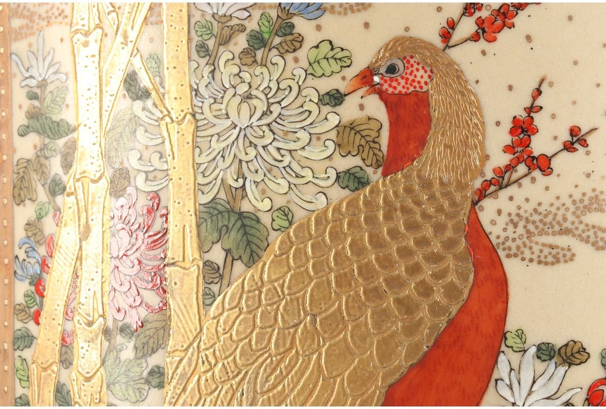 【京薩摩】大日本京都文林寶山 花鳥図 鶴首花瓶 高さ67cm [金襴手] URA]大京都日文林本寶山/薩摩焼/金襴手鷹鶴翔鶴文大花瓶/約62cm/4-6