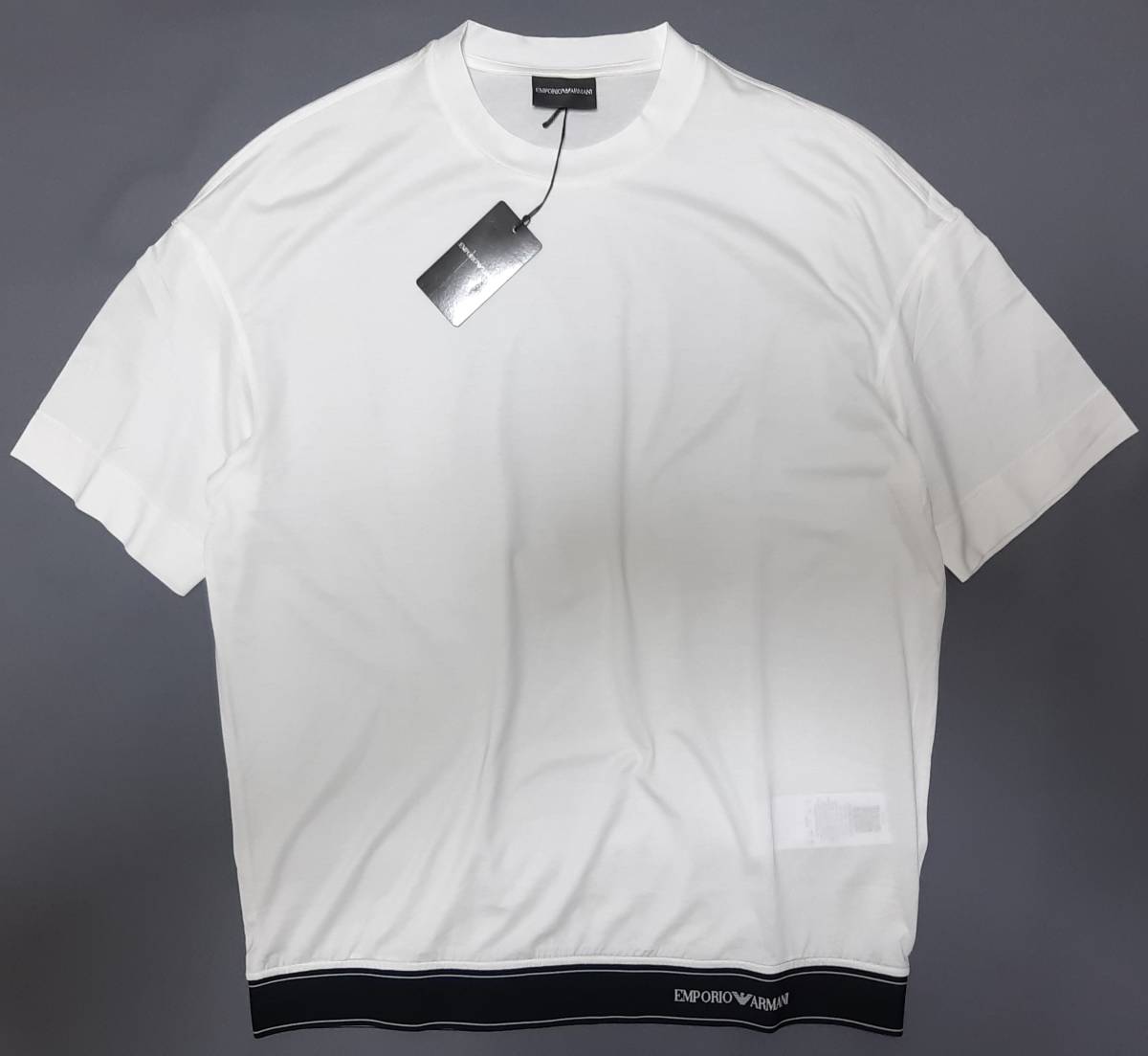 新品] EMPORIO ARMANI 裾テーピングロゴ入り【メンズ・ジャージ半袖T 