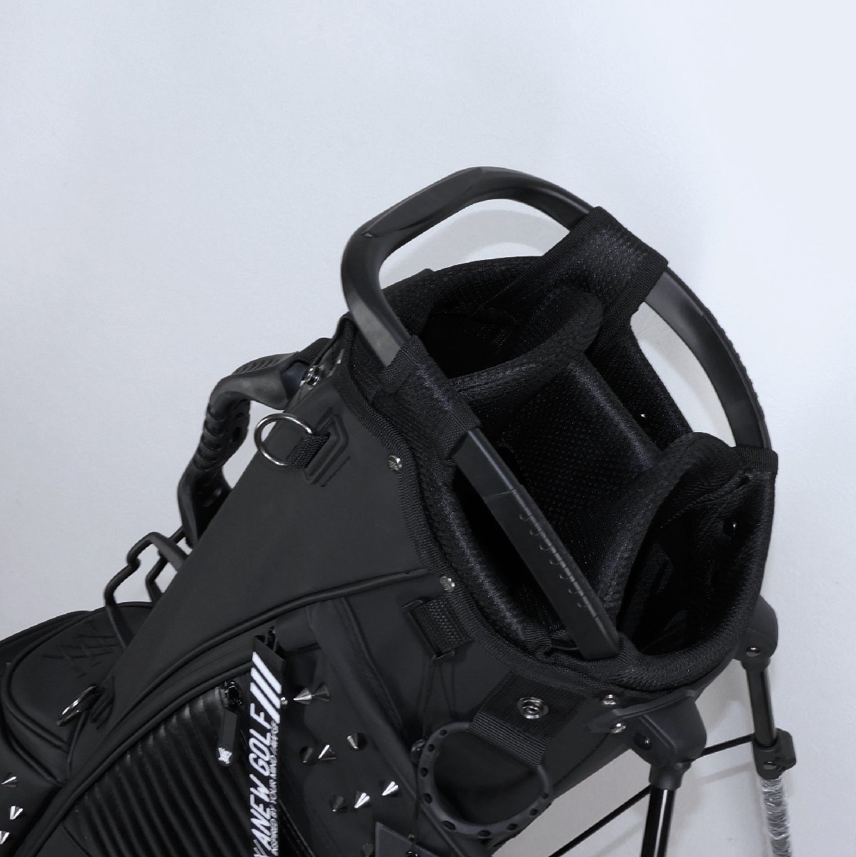 Anewゴルフスタッズ付きブラックキャディバッグ ヘッドカバー付 Anewゴルフスタッズ付きブラックキャディバッグ ヘッドカバー付 anew