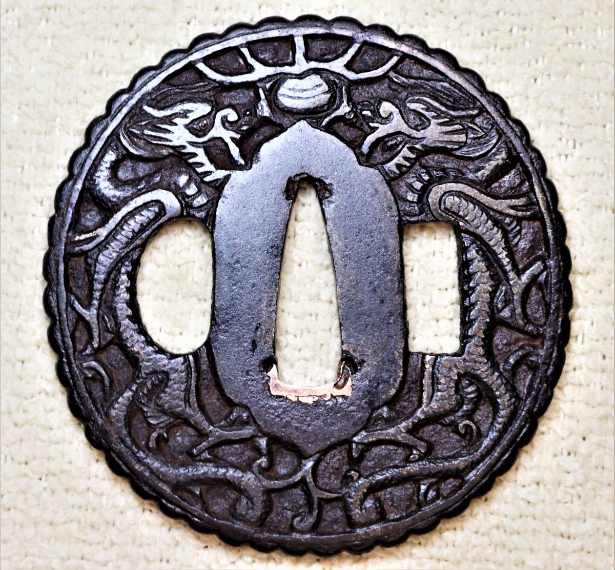 △▽菊図小柄 江戸 銅、毛彫、金銅色絵 9.6×1.2cm 40g△