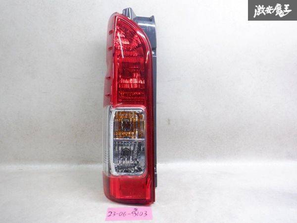 トヨタ純正 200系 ハイエース 4型 5型 6型 後期 テール テールライト テールランプ 左 左側 助手席側 レンズ欠け有り KOITO 26-140 棚2N13