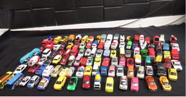 a8936　トミカ　 TOMICA　まとめて　大量　100台以上　ジャンク　現状品　全てトミカ　パトカー　消防車　救急車　乗用車ほか