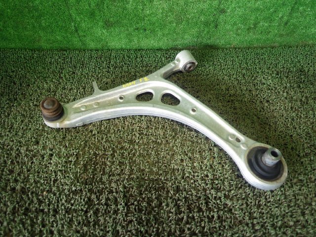 レヴォーグ DBA-VM4 GT-S フロント左 ロアアーム FB16ESZH9A 20202VA010 [ZNo:05003205]