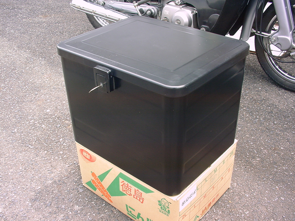 スチールBOX ビジネスケース. ホンダ　カブ　鍵有り　 カブ リトルカブ ハンターカブ 　商品は中古品です