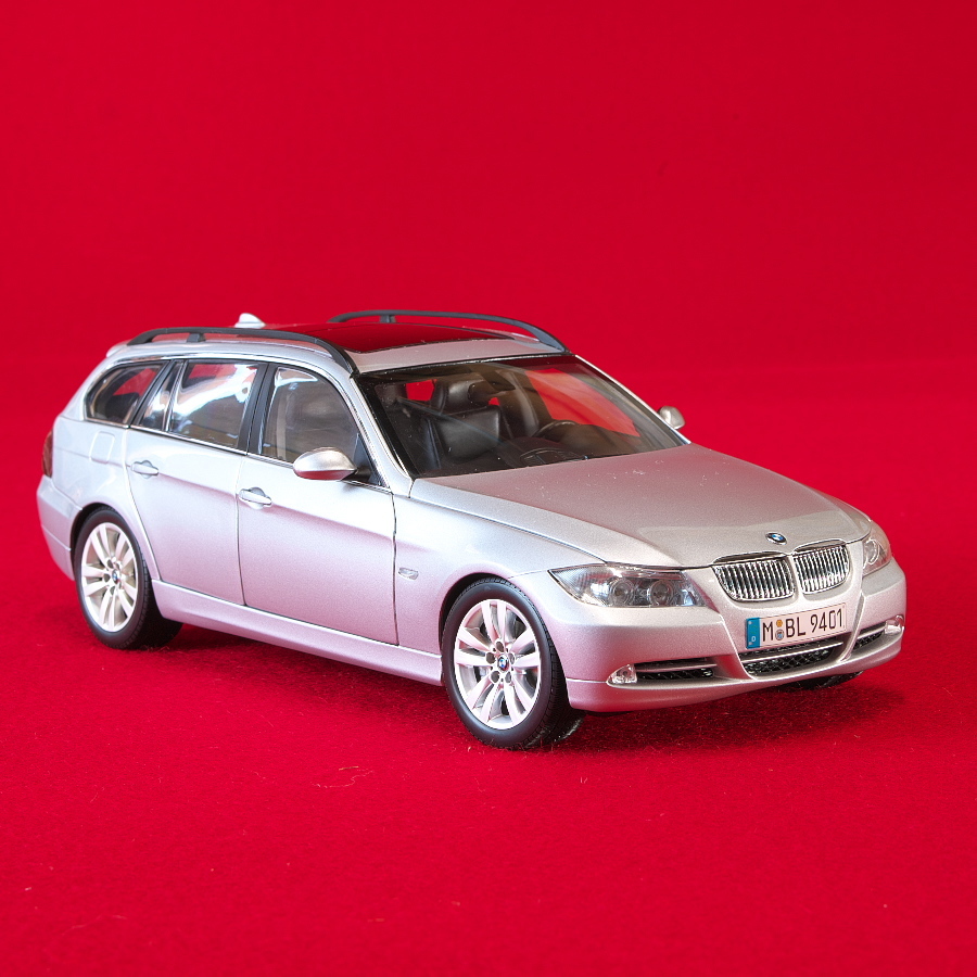 京商 Kyosho BMW 3シリーズ ツーリング E90 1/18 ミニカー シルバー