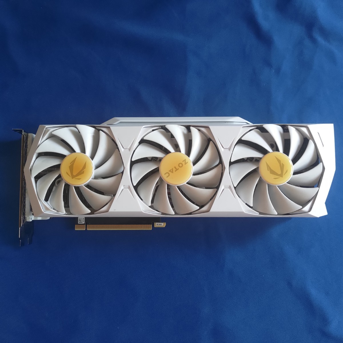 ZOTAC GAMING GeForce RTX 3080 Trinity OC White Edition ZT-A30800K 
