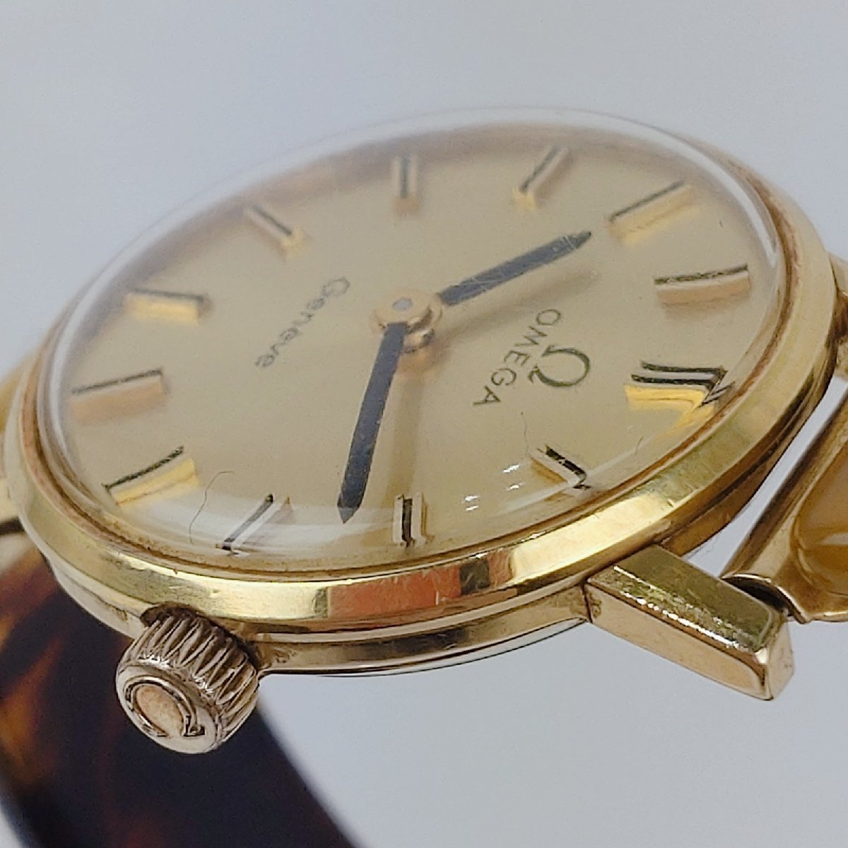 稼働品] OMEGA Geneve 手巻き ゴールドカラー 社外ベルト オメガ 