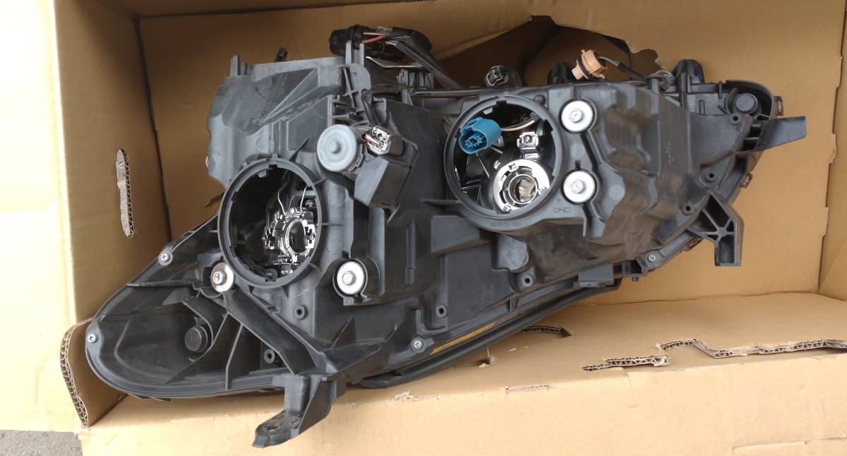 クラウン ロイヤルサルーン 右 ヘッドライト STANLEY P7078 GRS200 クラウン STANLEY GRS202 2Y-1575★HID クラウン★右ヘッドライト HID右ヘッドライト右ライト