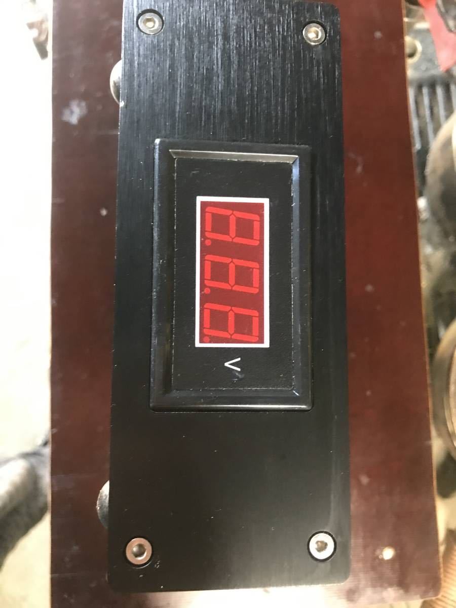 ノーブランド　電源タップ6個口　（電圧計付き）コードなし