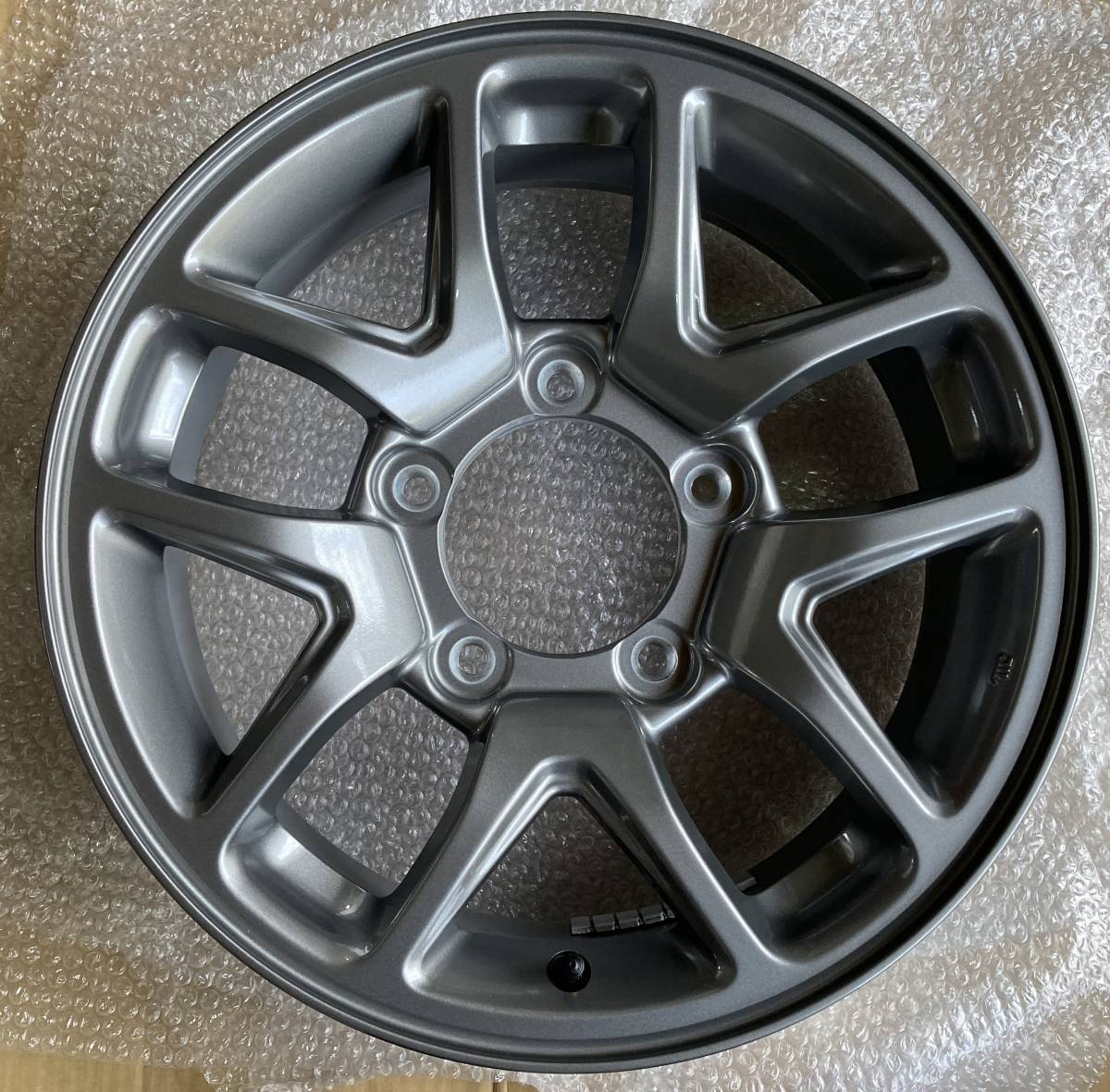 ジムニーXC 送料無料 新車外し ジムニー XC 純正ホイール1本 JB64 ①