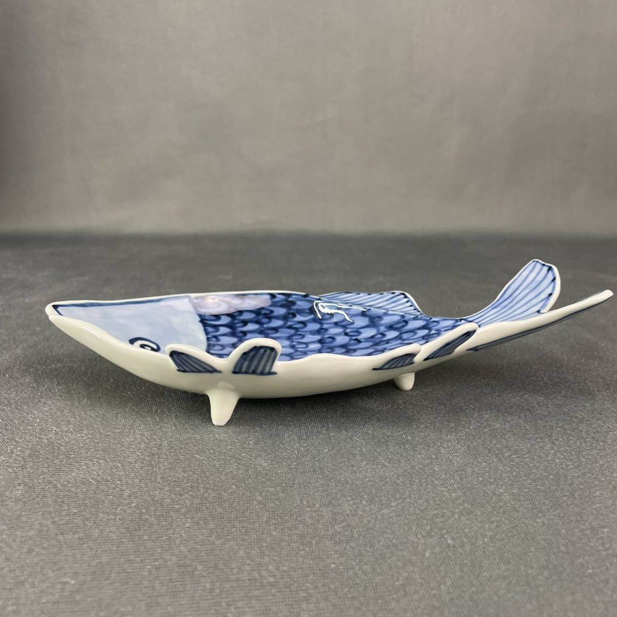 有田焼 深川製磁 染付 魚彫刻 足付皿 魚型 三つ足 盛皿の入札履歴
