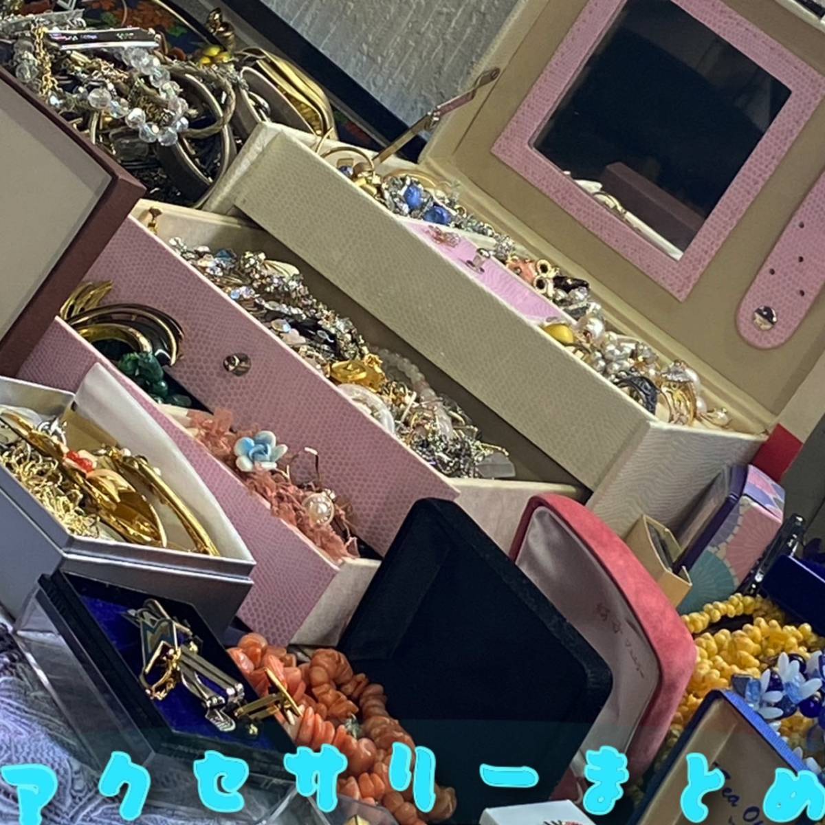 宝飾品 ◆アクセサリ― 測り売 5.9Kg超まとめ ■ネックレス ブローチ ブレスレットイヤリング カメオ 指輪 カフス 金色銀色 GOLD SILVER