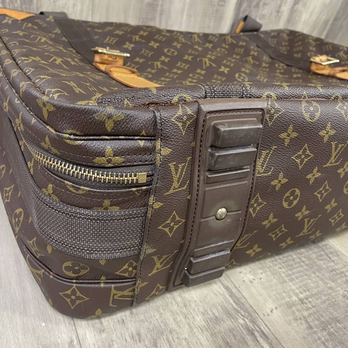 LOUIS VUITTON ルイヴィトン M23352 モノグラム サテライト65 トラベル 