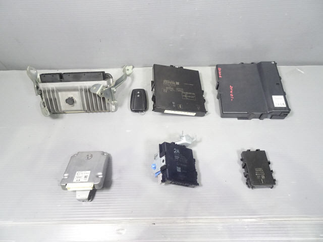 プリウス DAA-ZVW51 コンピューターセット ECU スマートキー