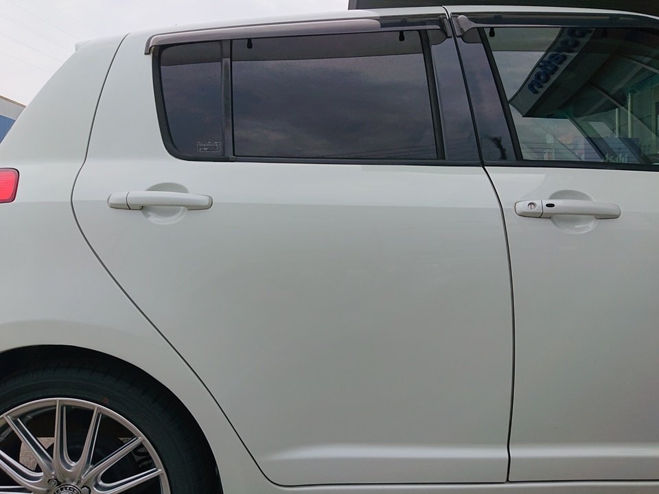 『psi』 スズキ ZC71S スイフト 右リアドア Z7T パール H22年式