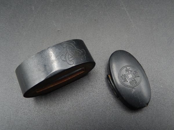 格安，限定SALE 日本刀装具 赤銅地家紋古銭図縁頭 武具 小道具y0624(鍔、刀装具)｜売買されたオークション情報、yahooの商品情報をアーカイブ公開 - オークファン 鍔、刀装具