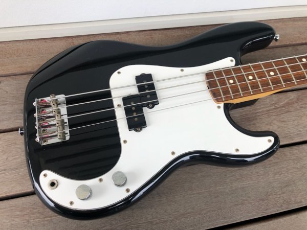 メンテナンス済 Squier by Fender PRECISION BASS ミディアムスケール  