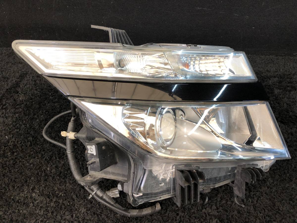 エルグランド TE52 ヘッドランプ 右 コイト KOITO 100-23008 26010