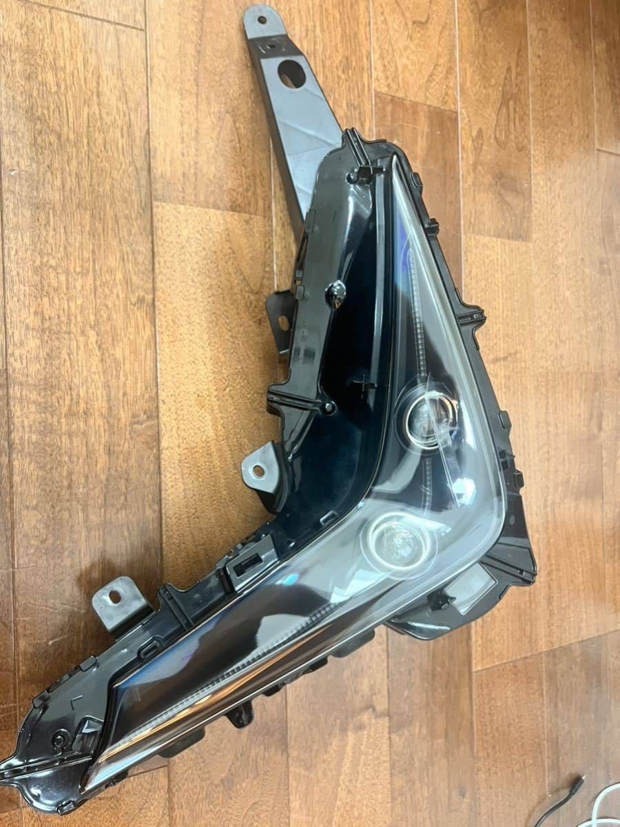 LX 570 BS特別仕様車専用クリアブラック　フォグand コーナーリングランプ　助手席側