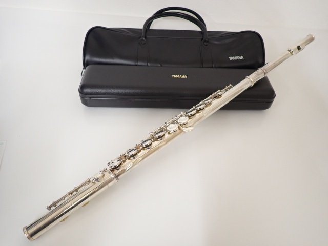 YAMAHA YFL-221SII ヤマハ フルート C管 オフセットカバードキィ ケース付 (1) ≡ 6AFE4-16