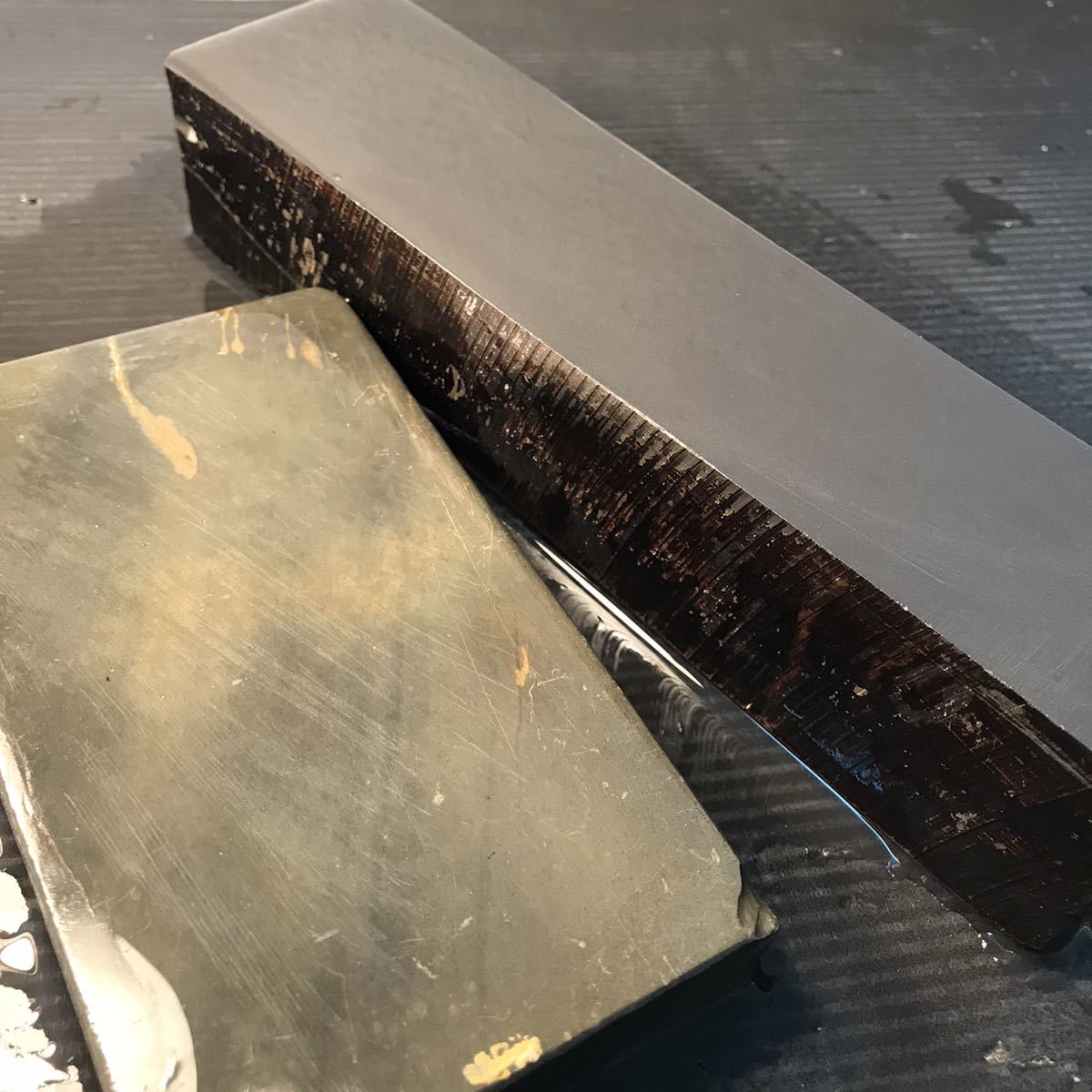 ☆理容 天然砥石 黒砥石 2点セット 対馬 他 約 1833g(1)