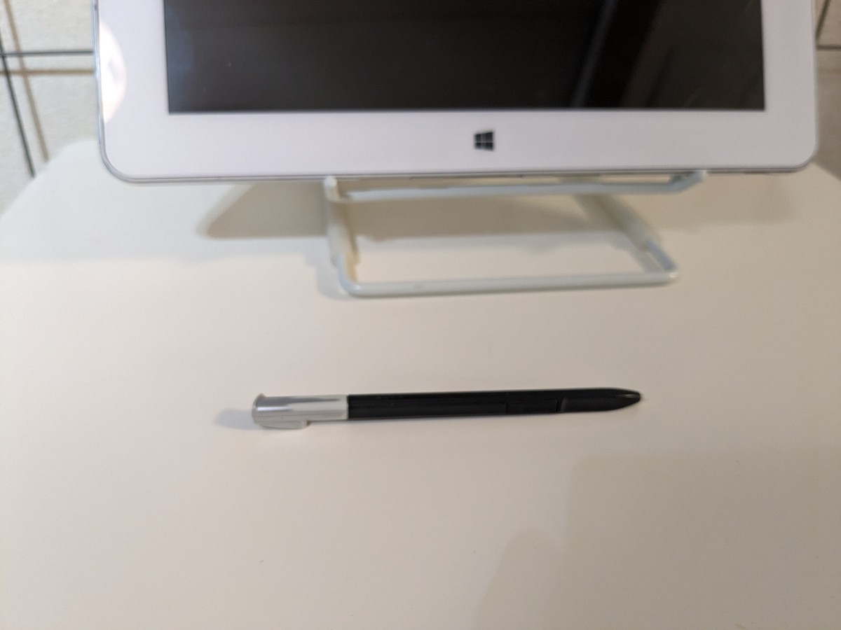富士通 タブレットPC ARROWS Tab Q584/K