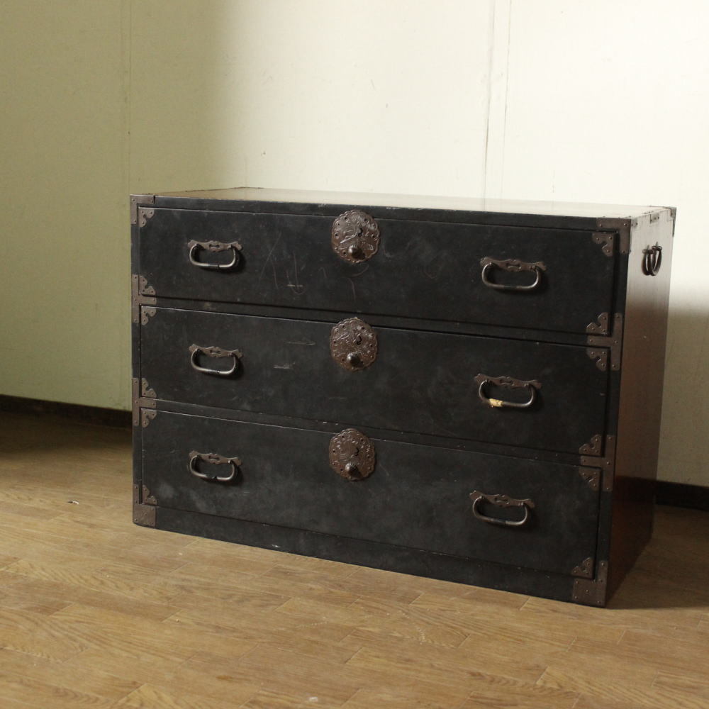 新入荷！アンティーク・レトロ！丸金具！庄内箪笥・引出3杯！ローチェスト！時代箪笥/古布/着物/サイドボード/和家具/古家具/古道具