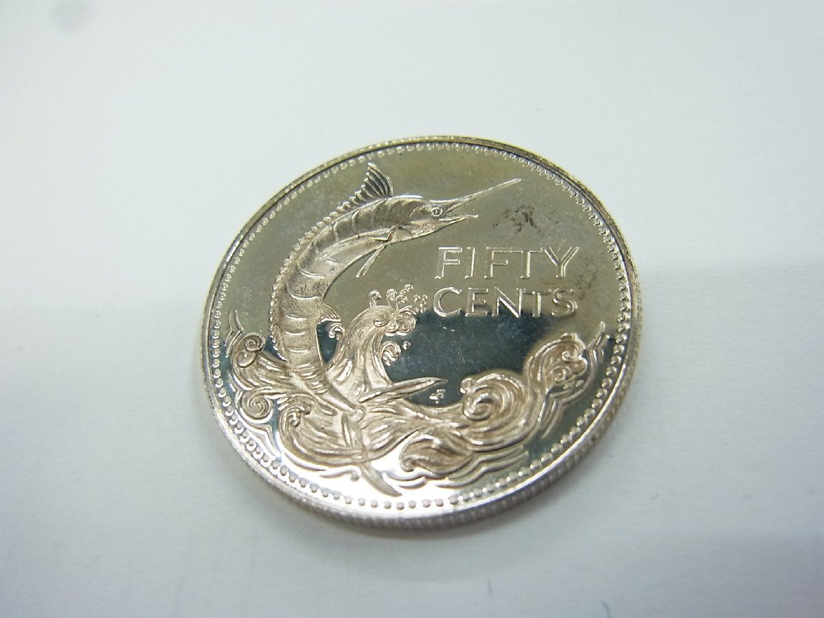 □ バハマ銀貨 FIFIY CENTS 1974年 銀800 10.37g □ 通常保管品