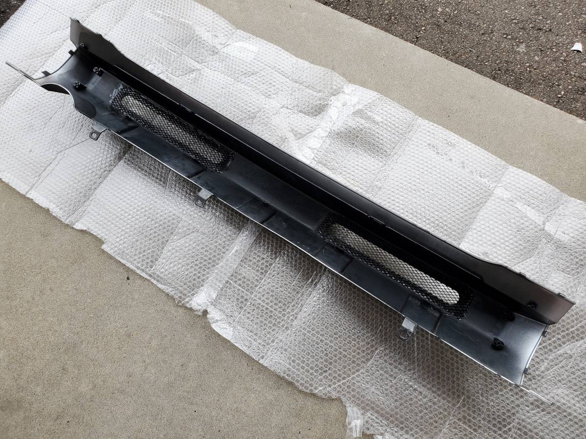 三菱 - 送料込み。新型デリカD5 リアバンパー チッピング塗装品の通販