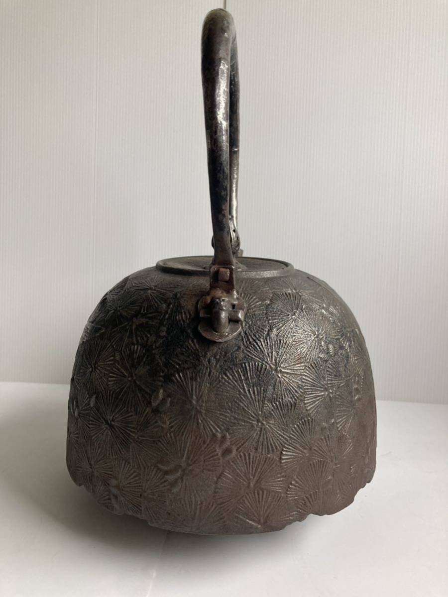 南部盛岡釜師『佐々木薫山』作桜花紋鉄瓶共箱栞付未