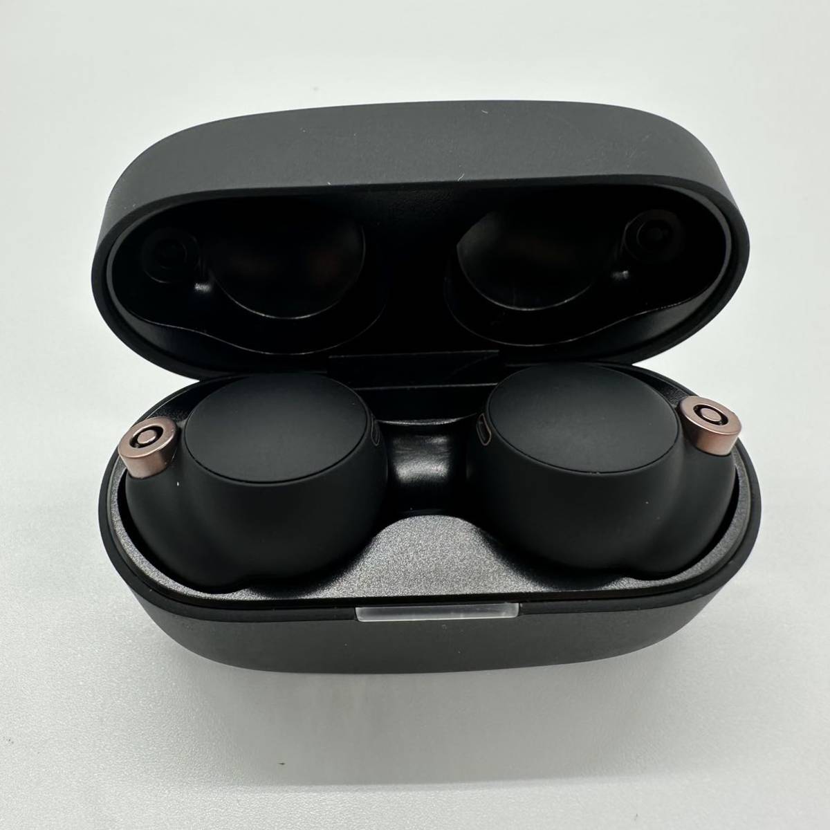 中古】Sony WF-1000XM4 ワイヤレス ノイズキャンセリングイヤホン