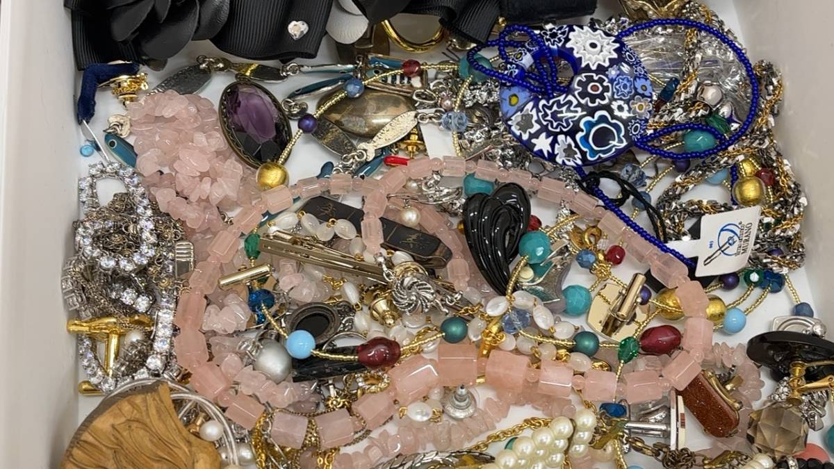 メッキアクセサリー大量おまとめ 総重量2.1kg以上 パール ヒスイ 