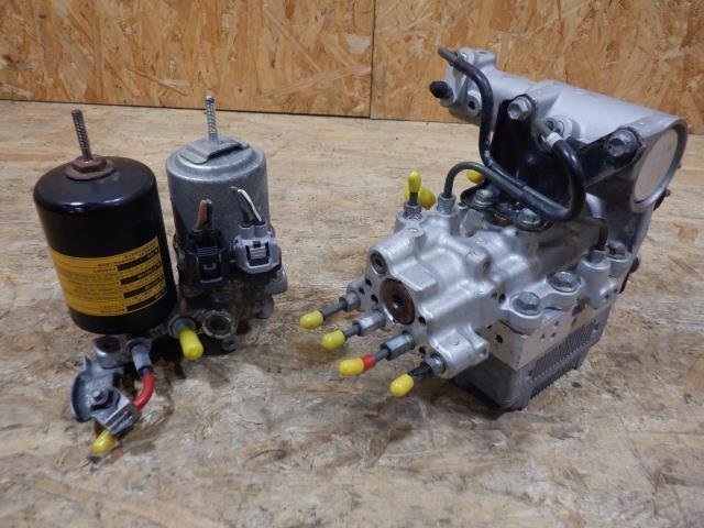 【山形 酒田発】中古 プリウス DAA-ZVW30 ブレーキマスターASSY ブースターポンプ付 純正 47210-47130 ポンプ側不明 未テスト ジャンク品