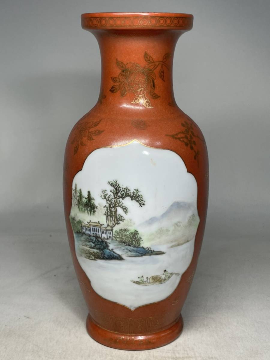 R5275D 送料無料 珊瑚釉白窓抜色絵楼閣山水人物紋面取花瓶　「景徳鎮製」銘