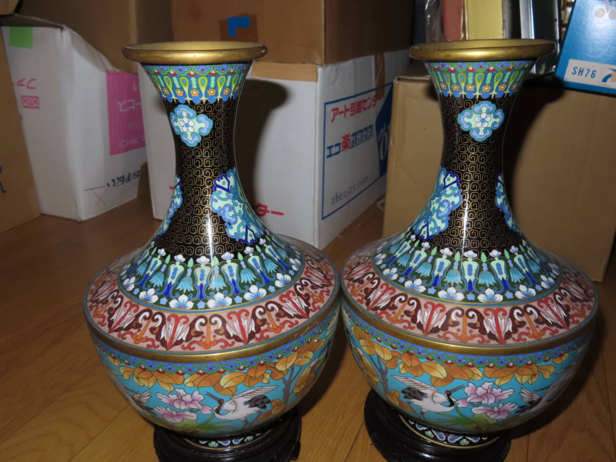中国美術/銅胎景泰藍/鶴花唐草文銅胎掏絲琺瑯花瓶/2点/中国七宝/七宝焼 中国美術/銅胎景泰藍/鶴花唐草文銅胎掏絲琺瑯花瓶/2点/中国七宝/七宝焼