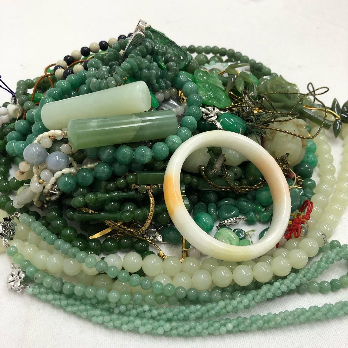 1円 ネックレス ブローチ カフス等アクセサリーおまとめセット 翡翠