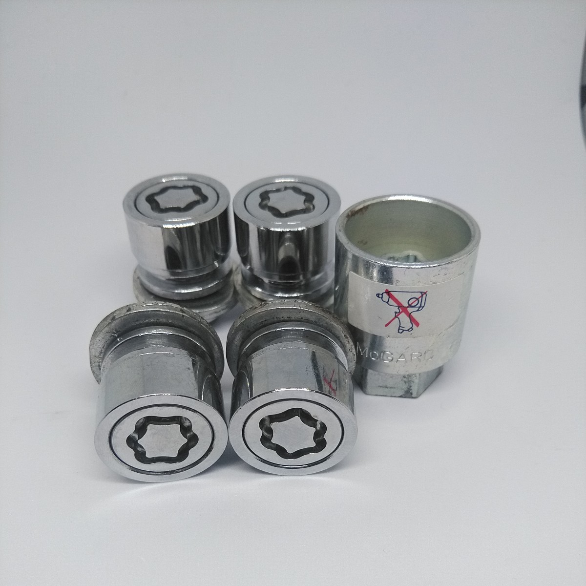 トヨタ純正 アルミホイール用ロックナットセット　 マックガード