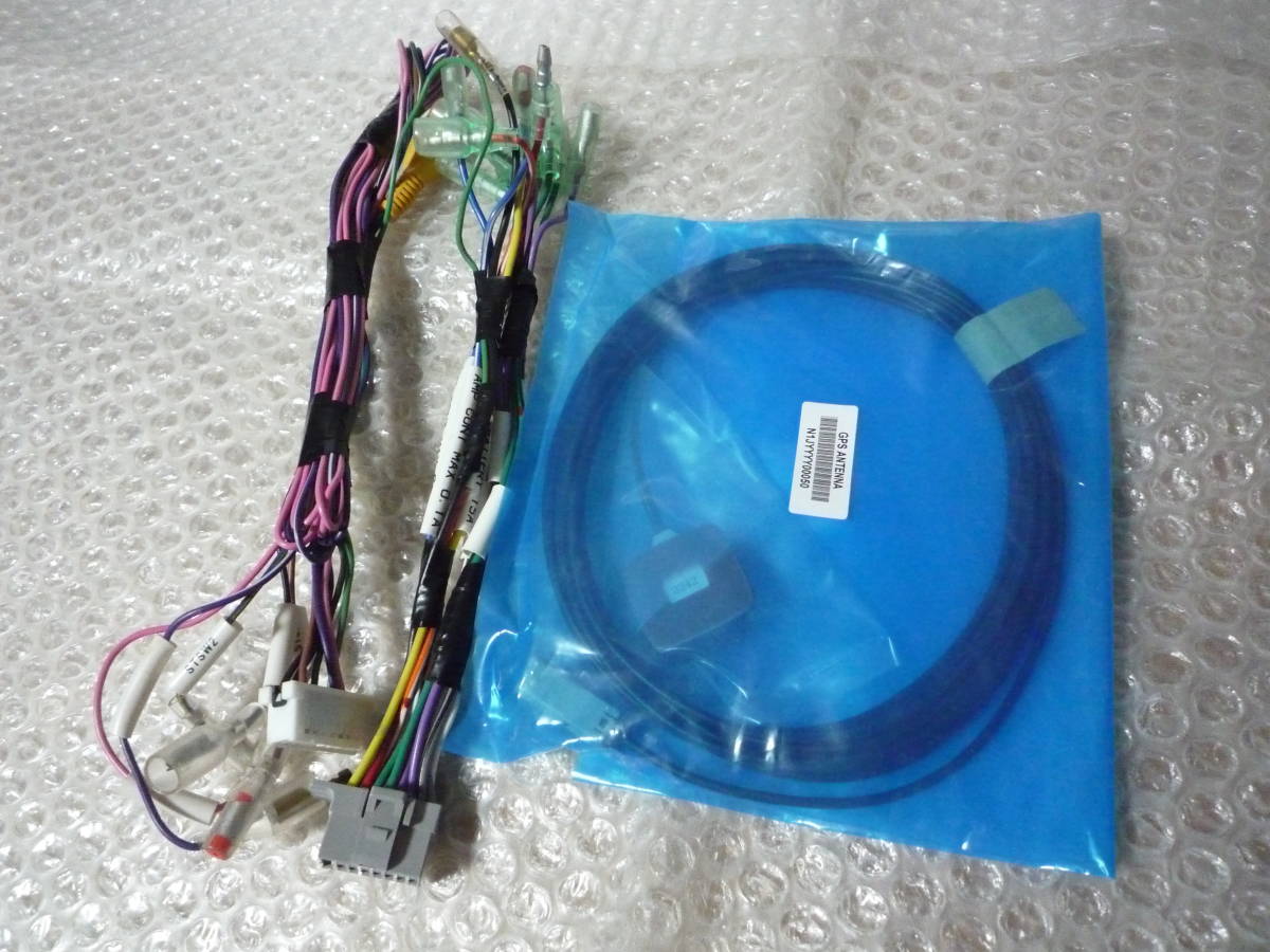 ☆2020年度地図☆新品アンテナ付☆ストラーダ CN-RE06D Bluetooth DVD 