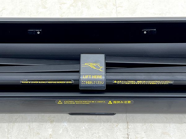 エプソン 自立式 携帯型 60インチロールスクリーン ELPSC07
