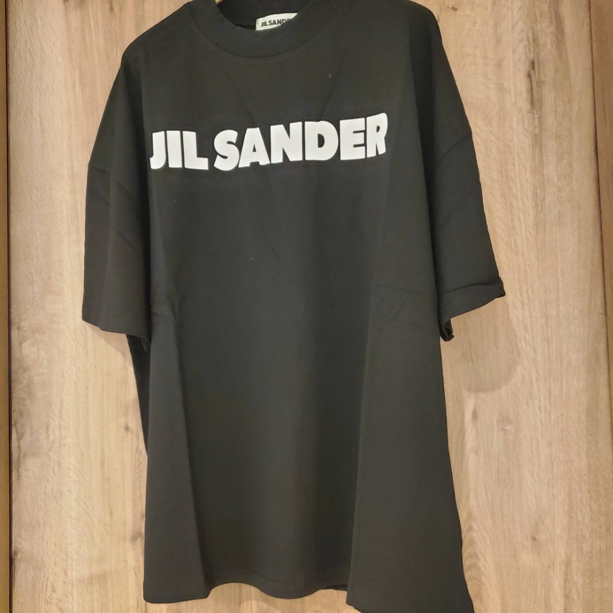 【爆買い，定番】 JIL SANDER ジルサンダー 黒 SIZE M フロントロゴ ショートスリーブ black tee(半袖Tシャツ)｜売買されたオークション情報、yahooの商品情報をアーカイブ公開 - オークファン 男性用