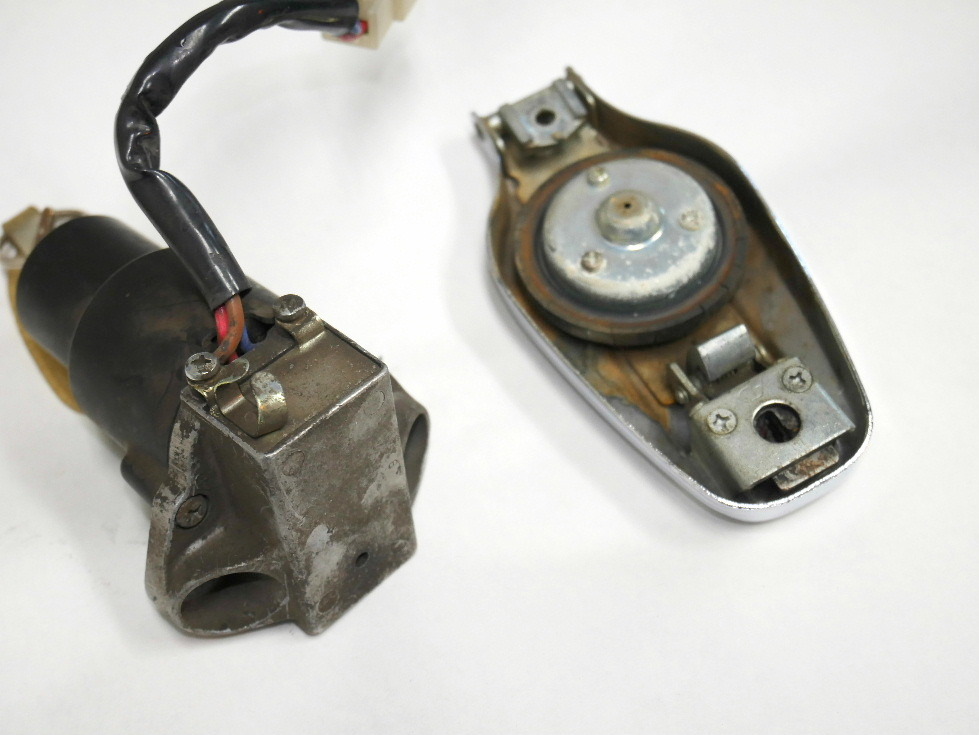 赤字超特価，新品 ヤマハＸＳ６５０　１９８０年　純正メインキーとタンクキャップ中古　ＵＳモデル