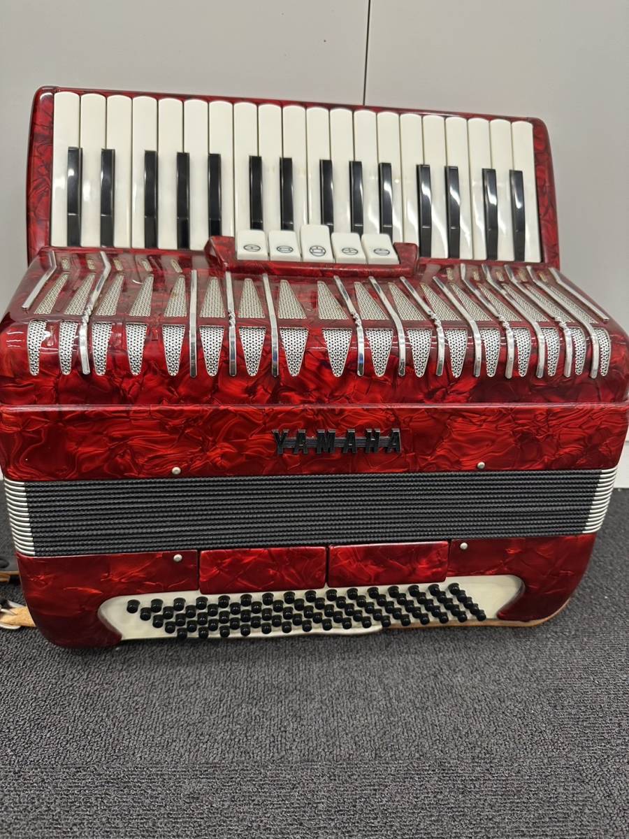 【レア】YAMAHA ヤマハ アコーディオン レッド 34鍵 80ボタン 赤 4280□YAMAHA ヤマハ アコーディオン 鍵盤 楽器 34弦 80ベース 現状品