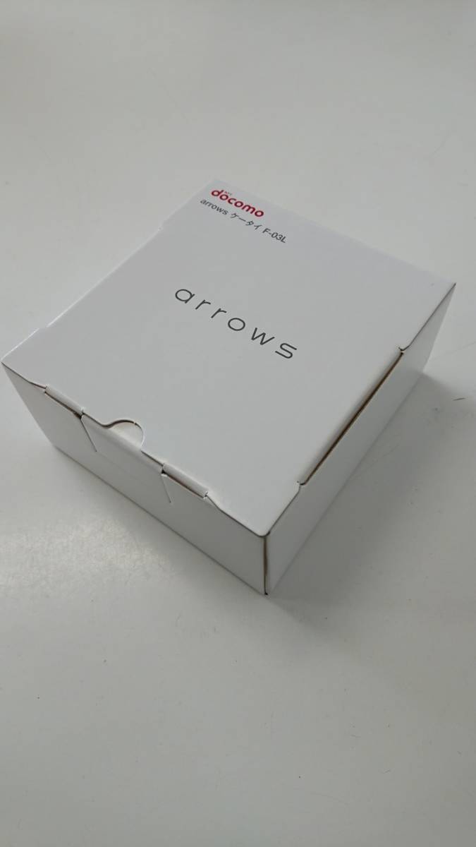未使用　ドコモ　F-03L arrows 携帯　ブラック　本体ガラケー　富士通