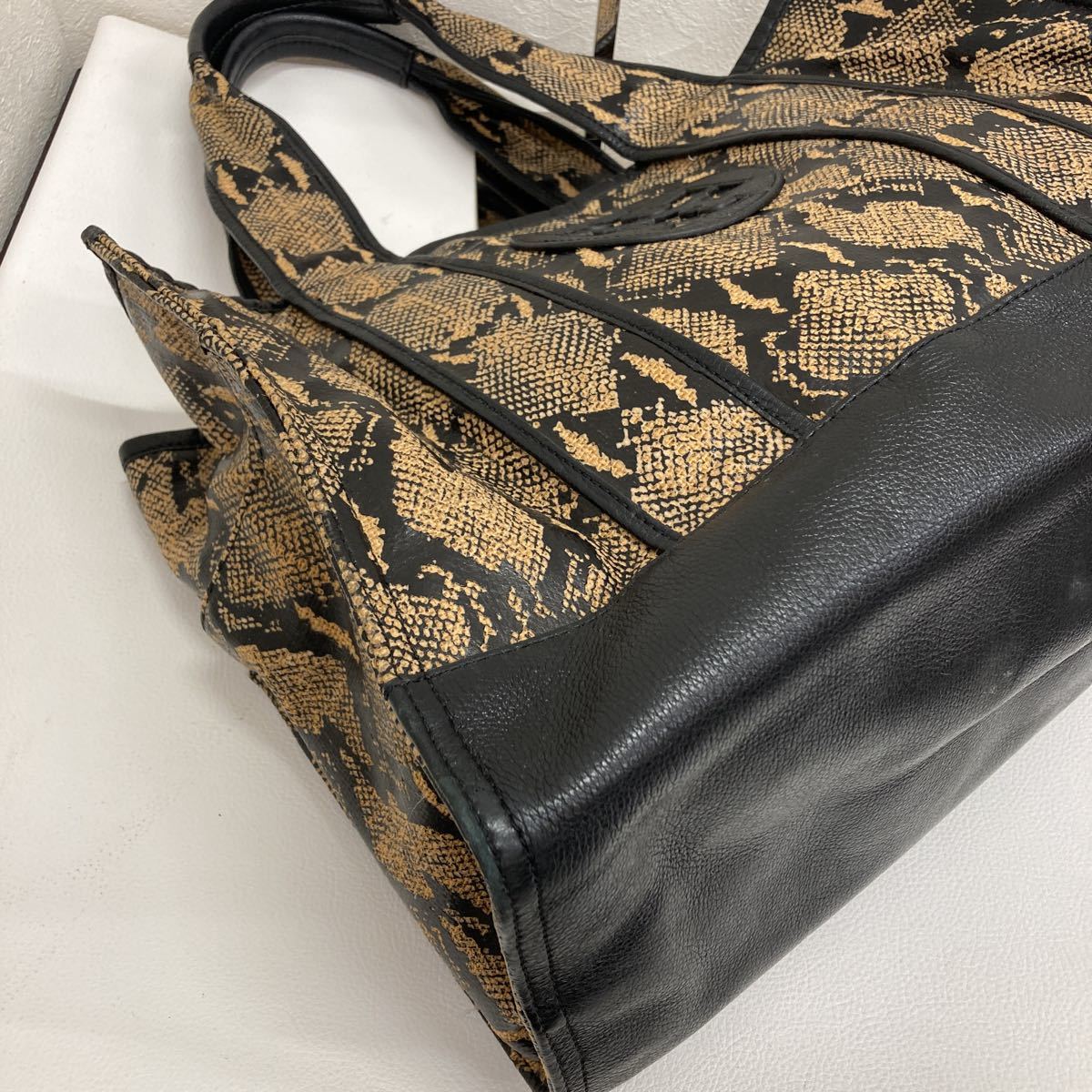 □3107 TORY BURCH パイソン柄 トートバッグ ハンドバック ブラック 