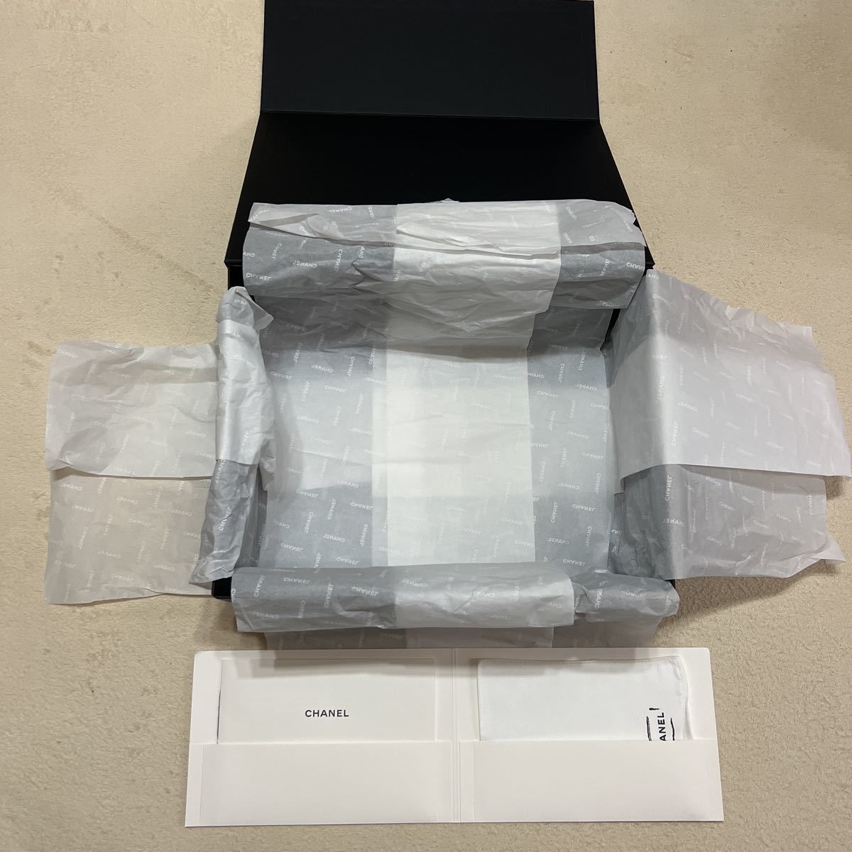 シャネル　空箱　マグネット式箱　CHANEL シャネル バッグ 空箱 37.5×29×15.5 マグネット式 CHANEL BOX 空き箱