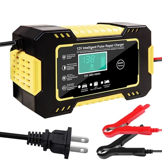 12V車用バッテリー充電器 コンパクト充電器イエロー 大型車から軽自動車やバイクや重機まで対応 高性能で簡単操作でバッテリーを急速充電