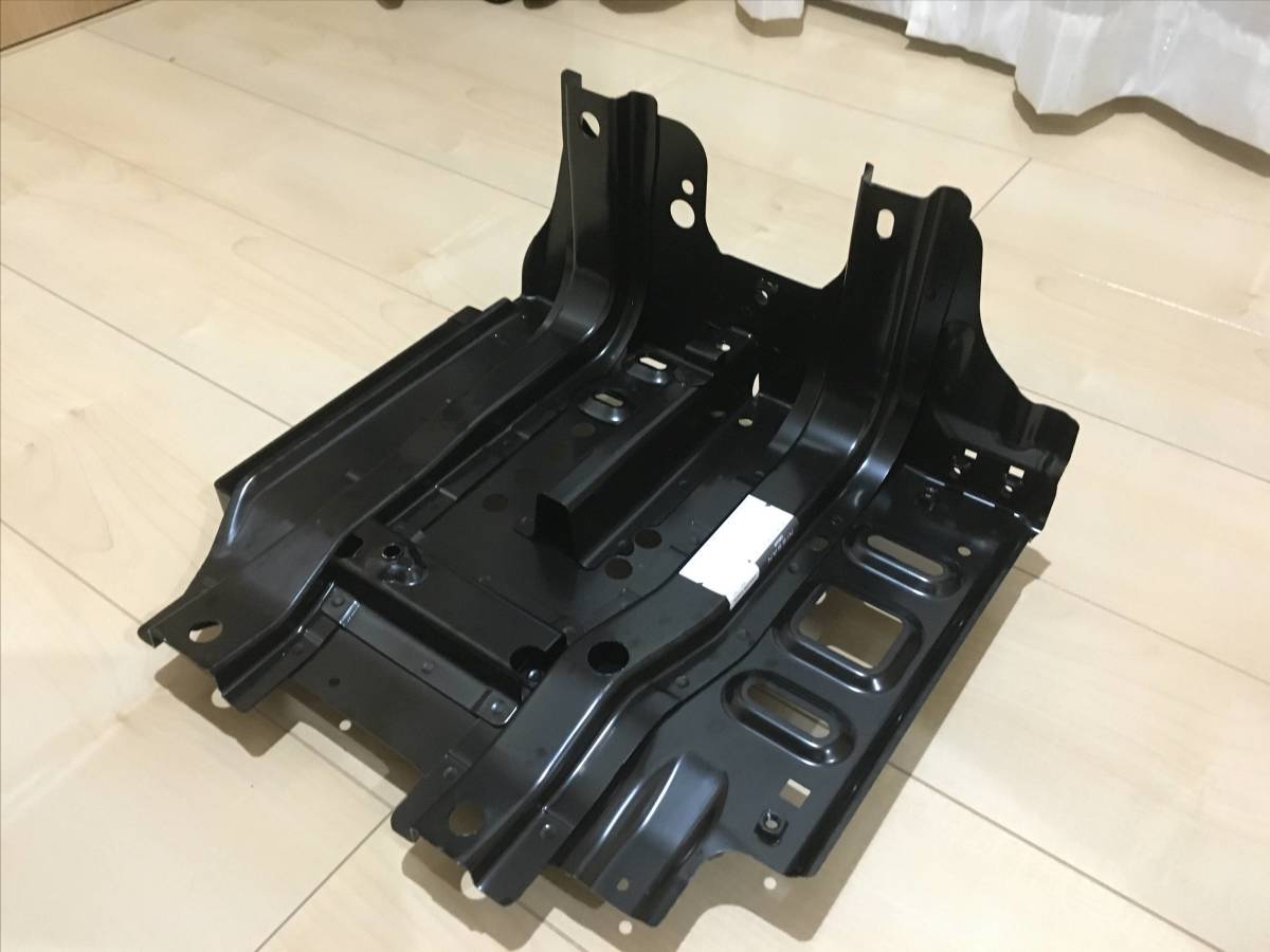 未使用 BNR34 大容量仕様 トレイ バッテリーブラケット ステー ER34