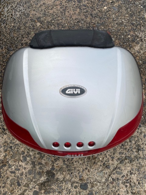 バイク　GIVI　リアボックス　バイクボックス　大容量　46L　部品　中古　　鍵無し　モノキーケース
